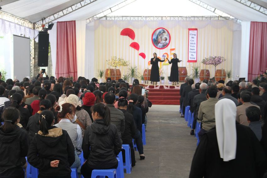 Dòng Trinh Vương: Họp mặt và Tri ân phụ huynh