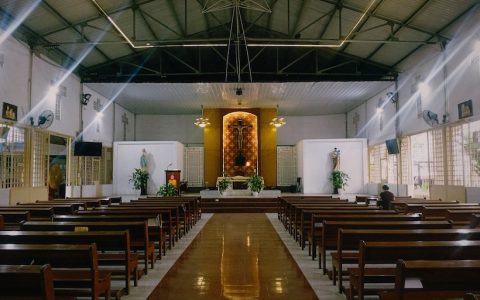 Có một nhà thờ nghèo giữa lòng Sài Gòn…