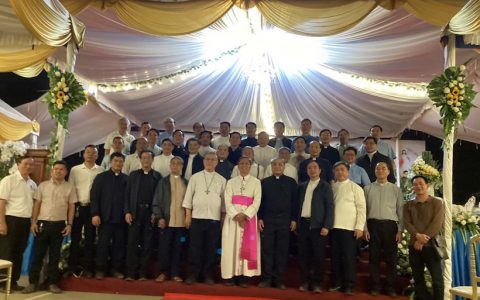 Lễ Tấn phong Giám mục gốc Bùi Chu tại Viên Chăn
