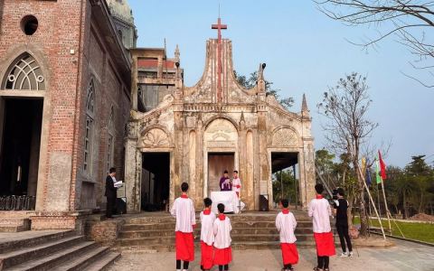 Giáo họ Antôn hạ giải Nhà Thờ & xây nhà Mục vụ