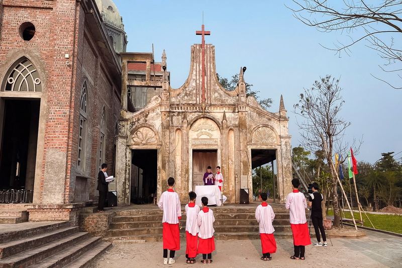 Giáo họ Antôn hạ giải Nhà Thờ & xây nhà Mục vụ