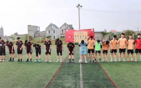 Lớp Thần II và giới trẻ xứ Phú Hải giao hữu bóng đá