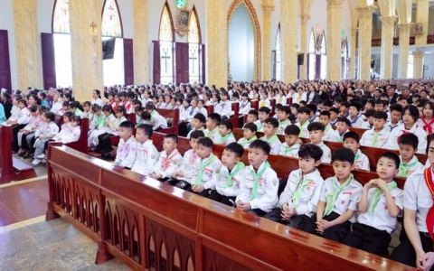 Giáo xứ Minh Đường và huynh đoàn Đaminh hạt Đại Đồng hành hương