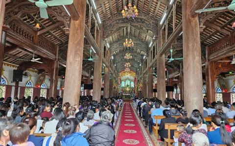 Giáo xứ An Lãng: Thánh lễ chính tiệc tuần chầu