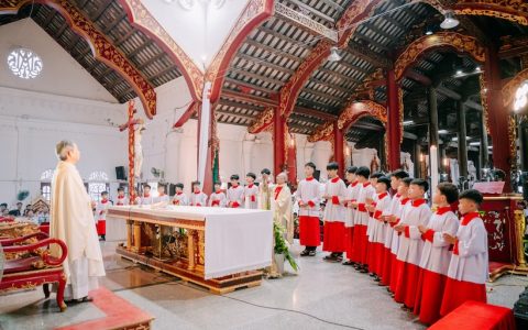 Giáo xứ Ngưỡng Nhân cử hành “Tam Nhật Thánh”