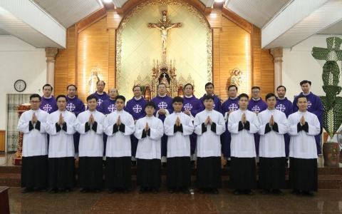 ĐCV Bùi Chu: Thánh lễ trao tu phục cho lớp Tu Đức