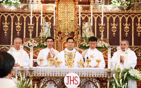Cha Đaminh Trần Đức Thảo tạ ơn thánh chức