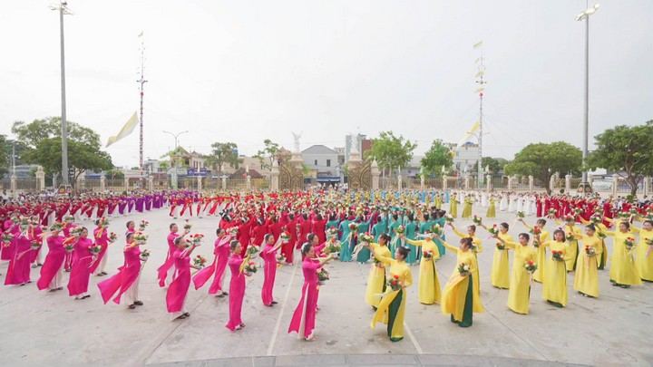 khai mac thang dang hoa dai dong 2025 3