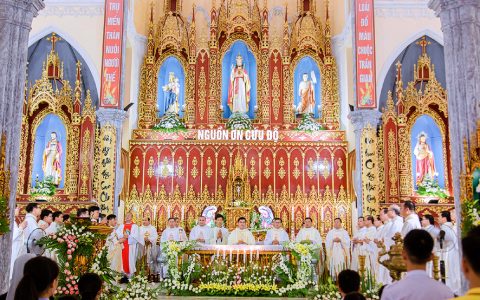 Tân Gx. Thanh Nhang mừng quan thầy và chầu lượt