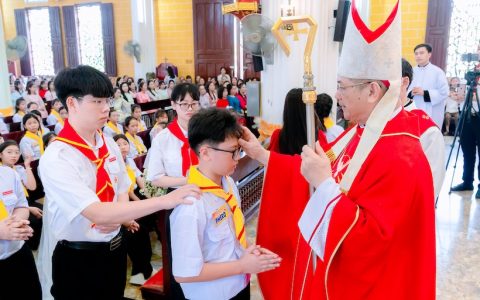 Kiên Lao: 212 thiếu nhi được Thêm sức