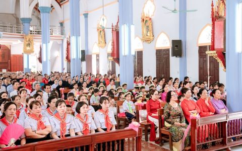 Giáo xứ Thượng Trại hân hoan đón cha xứ tiên khởi
