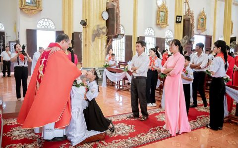 Phúc Điền: 84 thiếu nhi xưng tội và rước lễ lần đầu