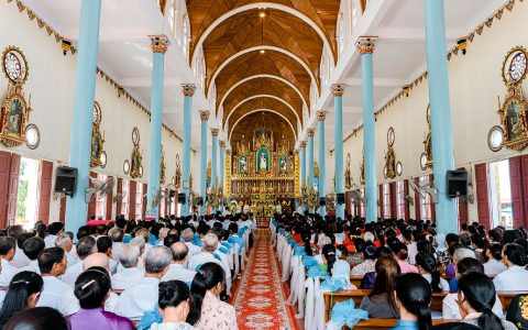 Tân giáo xứ Giáo Phòng đón cha xứ tiên khởi