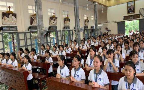 Cùng Mẹ Trinh Vương, hành hương trong hy vọng