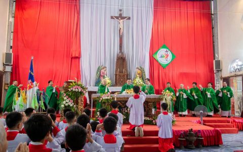 Xuân Chính: Thánh lễ tạ ơn làm phép khu đất mới