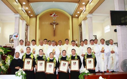 Lễ bổn mạng và ngân khánh khấn dòng Trinh Vương 