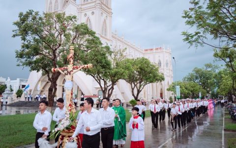 Xứ Định Hải hành hương về Đền thánh Chúa Kitô Vua