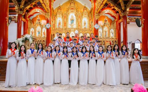 Gx. Trung Lao: 208 em lãnh nhận Bí tích Thêm sức