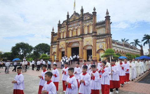 Ngọc Tiên: Thánh lễ nhậm chức cha xứ mới