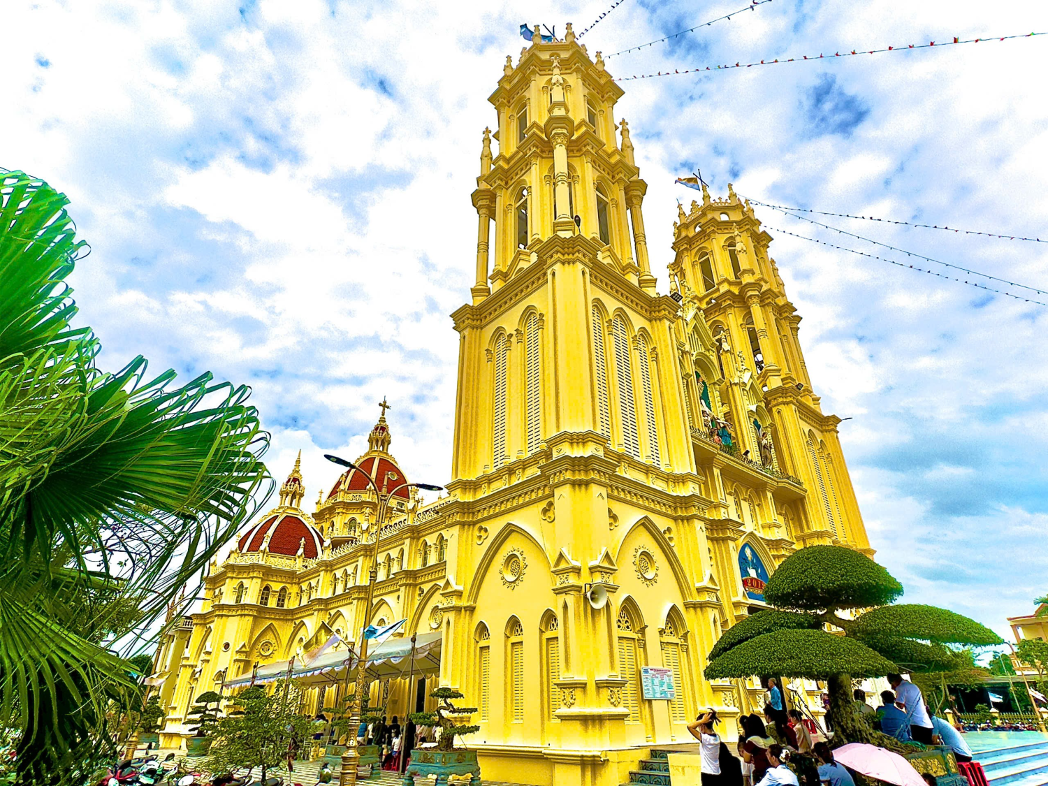 Xuân Phương, niềm hân hoan dịp tuần chầu