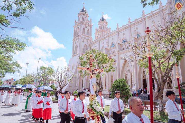 Giáo xứ Phú Ninh hành hương Năm Thánh