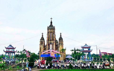 Họ Bùi Chu, xứ Vinh Phú mừng lễ Mẹ Sầu Bi