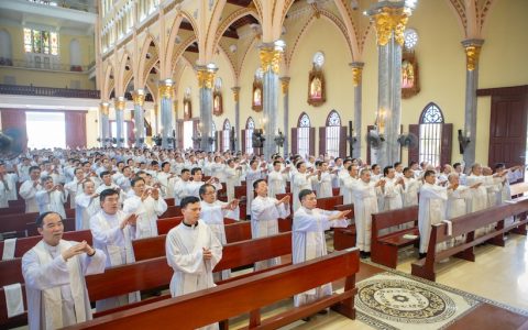 Linh mục đoàn giáo phận Bùi Chu tĩnh tâm tháng 10