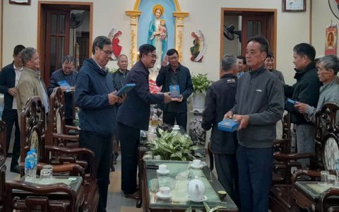 Caritas hạt Báo Đáp gặp gỡ cha tân đặc trách