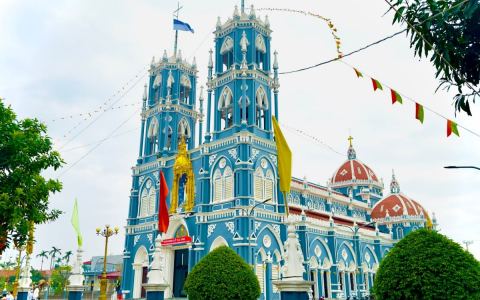 Giáo họ Xuân Minh mừng tòa và nhà đa năng