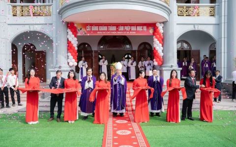 Gx. Chỉ Thiện: Khánh thành nhà Mục vụ & Thêm sức