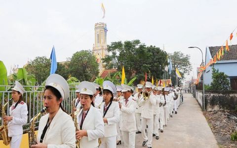 Cao điểm tuần chầu giáo xứ Quỹ Ngoại