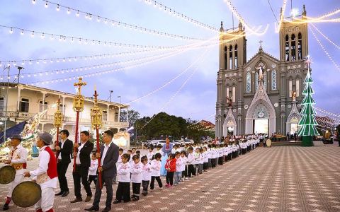 Giáo khu Bình An, Gx Định Hải, kính Quan thầy