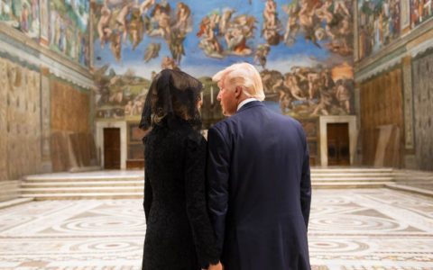 Tổng thống Trump khởi đầu Mùa Chay bằng một thông điệp