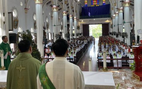 Gx. Quế Phương: Tuần chầu giáp Tết thật bất ngờ!