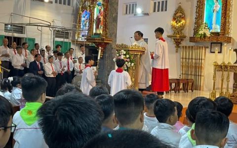 Gx. Hoành Nhị: Hội Gia trưởng mừng kính quan thầy
