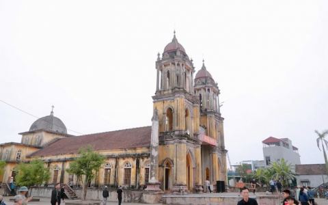 Hạ giải nhà thờ Thạch Bi