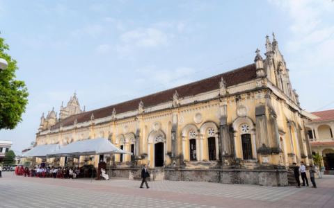 Gia trưởng, hiền mẫu hạt Tứ Trùng tĩnh tâm Mùa Chay