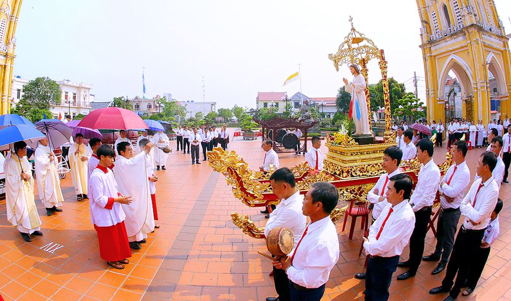 Hạt Đại Đồng: Hội Lòng Chúa Thương Xót mừng lễ