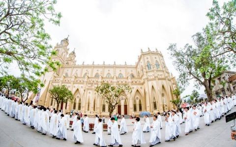 Đại Đồng hướng tới ngày kỷ niệm 16 năm sắc phong Đền thánh và 5 năm cung hiến thánh đường