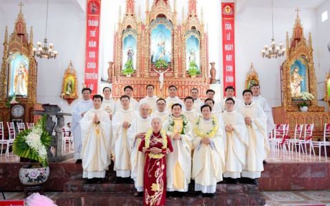 Thánh lễ Mở tay của cha Đaminh Phạm Ngọc Huấn