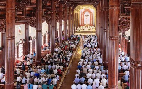 Giáo hạt Bùi Chu mừng công Nhà thờ Chính toà