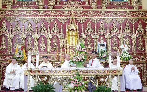 Gx. Tân Châu mừng công nhà Mục vụ và đón sắc