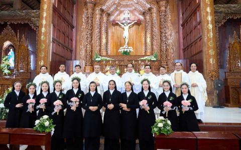 Dòng Mến Thánh Giá Kiên Lao: Hồng ân Tiên khấn