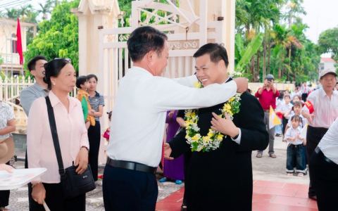 Giáo xứ Ninh Mỹ đón Cha tân chánh xứ