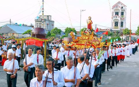 Họ Lạc Ngoại kính Đức Mẹ Núi Camêlô, quan thầy