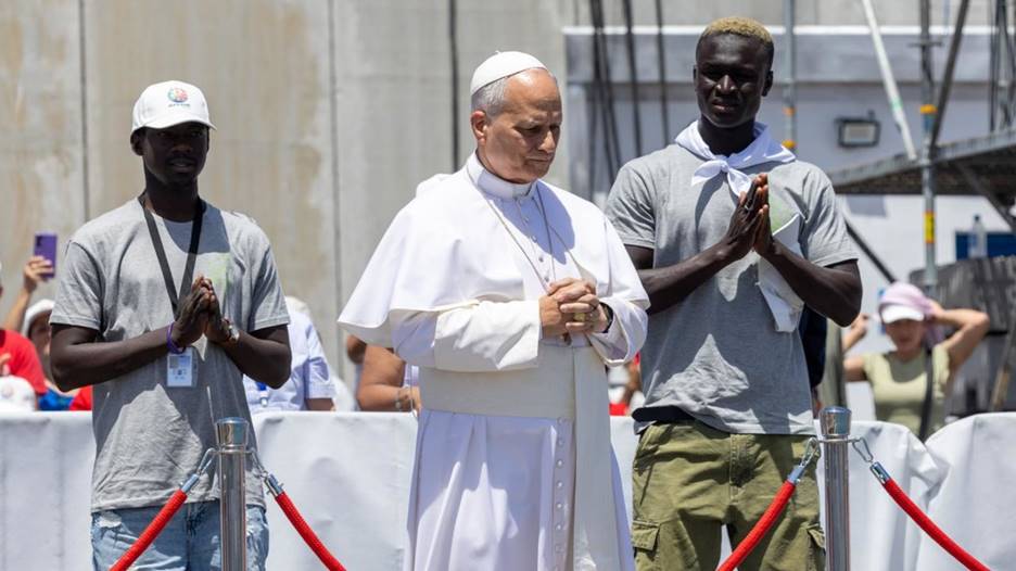 Pope Leo XIV pays tribute to migrants lost at sea in a ceremony at the port of Arguineguín in Spain’s Canary Islands on June 11, 2026. | Credit: Daniel Ibáñez/EWTN News